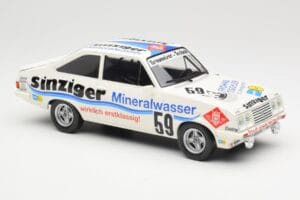 Ford Escort Mk2 RS2000 #59 H. Heyer / A. Hahne / K. Ludwig 24 Hours Nürburgring 1982 MCG 1:18 MCG18438R Metalli — kuva 4 / 6