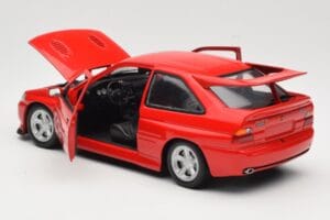Ford Escort Mk5 RS Cosworth Punainen UT Models 1:18 180082102 Metalli — kuva 5 / 8