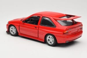 Ford Escort Mk5 RS Cosworth Punainen UT Models 1:18 180082102 Metalli — kuva 7 / 8