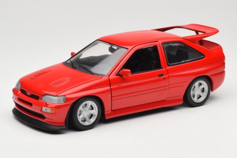 Ford Escort Mk5 RS Cosworth Punainen UT Models 1:18 180082102 Metalli