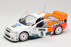 Ford Escort RS Cosworth Repsol #5 C. Sainz / L. Moya RAC Rally 1997 UT Models 1:18 39750 Metalli — kuva 2 / 8