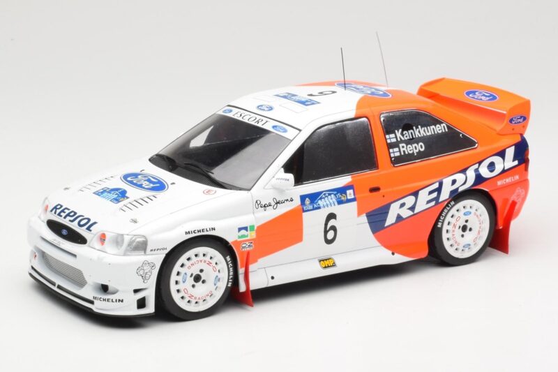 Ford Escort WRC #6 A. Schwarz / M. Giraudet Acropolis Rally 1997 IXO 1:18 18RMC172B Metalli