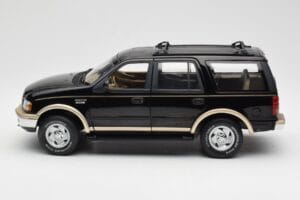 Ford Expedition Eddie Bauer Musta UT Models 1:18 22710 Metalli — kuva 5 / 7