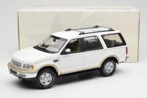 Ford Expedition Eddie Bauer Valkoinen UT Models 1:18 22712 Metalli — kuva 8 / 8