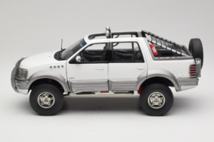 Ford Expedition Himalaya White AUTOart 1:18 72781 Metalli — kuva 4 / 8