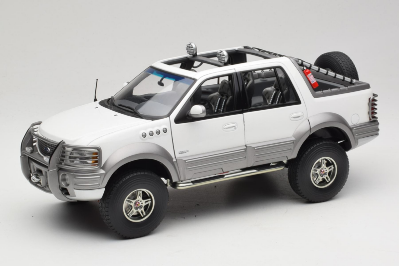 Ford Expedition Himalaya White AUTOart 1:18 72781 Metalli