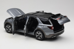 Ford Explorer Harmaa OEM 1:18 FORD2020 Metalli — kuva 5 / 8