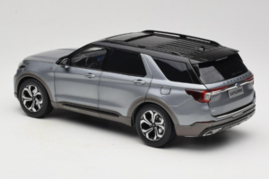 Ford Explorer Harmaa OEM 1:18 FORD2020 Metalli — kuva 7 / 8