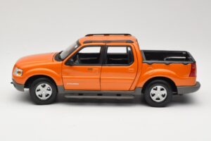 Ford Explorer Sport Trac Oranssi Maisto 1:18 536891G Metalli — kuva 4 / 8