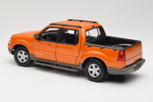 Ford Explorer Sport Trac Oranssi Maisto 1:18 536891G Metalli — kuva 7 / 8