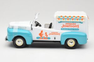 Ford F-1 Howard Johnson's Ice Cream Road Signature 1:18 92229 Metalli — kuva 3 / 6
