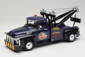 Ford F-100 Hinausauto Bob's Towing Welly 1:18 19834-W Metalli