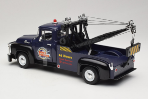 Ford F-100 Hinausauto Bob's Towing Welly 1:18 19834-W Metalli — kuva 5 / 6