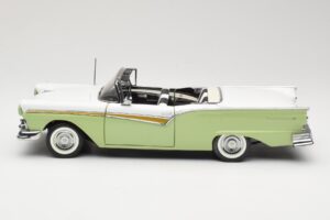 Ford Fairlane Skyliner Vihreä & Valkoinen Sun Star 1:18 FORD003 Metalli — kuva 5 / 9