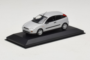 Ford Focus Mk1 3-Door Hopea Minichamps 1:43 FOCUS005 Metalli — kuva 2 / 5