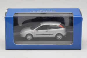 Ford Focus Mk1 3-Door Hopea Minichamps 1:43 FOCUS005 Metalli — kuva 5 / 5