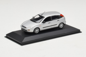 Ford Focus Mk1 Hopea Minichamps 1:43 FOCUS006 Metalli — kuva 2 / 4
