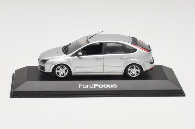 Ford Focus Mk2 Moondust Hopea Minichamps 1:43 FOCUS002 Metalli