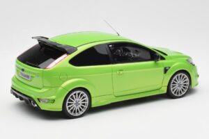 Ford Focus RS Mk2 Vihreä Otto 1:18 OT381 Hartsi — kuva 2 / 6