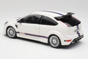 Ford Focus RS Mk2 LM Classic Valkoinen Mk IIb Tribute Minichamps 1:18 100080167 Metalli — kuva 7 / 8