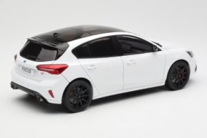 Ford Focus ST Mk4 Frozen Valkoinen MCG 1:18 MCG18453 Metalli — kuva 2 / 6
