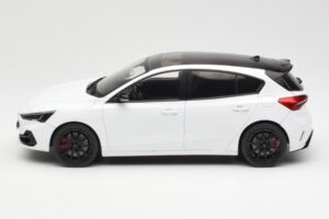 Ford Focus ST Mk4 Frozen Valkoinen MCG 1:18 MCG18453 Metalli — kuva 3 / 6