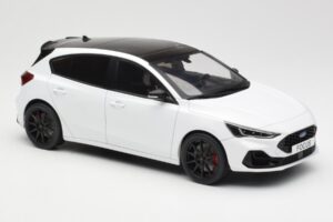 Ford Focus ST Mk4 Frozen Valkoinen MCG 1:18 MCG18453 Metalli — kuva 4 / 6
