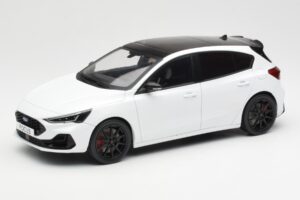 Ford Focus ST Mk4 Frozen Valkoinen MCG 1:18 MCG18453 Metalli