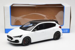 Ford Focus ST Mk4 Frozen Valkoinen MCG 1:18 MCG18453 Metalli — kuva 6 / 6