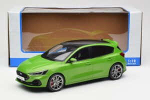 Ford Focus ST Mk4 Vihreä MCG 1:18 MCG18452 Metalli — kuva 6 / 6