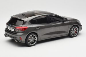 Ford Focus ST Mk4 Harmaa MCG 1:18 MCG18454 Metalli — kuva 2 / 6