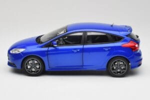 Ford Focus ST Mk2 Blue Metallic Minichamps 1:18 110082001 Metalli — kuva 4 / 8