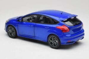 Ford Focus ST Mk2 Blue Metallic Minichamps 1:18 110082001 Metalli — kuva 7 / 8
