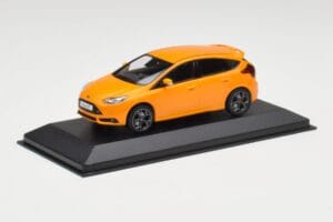 Ford Focus ST Mk3 Tangerine Scream Minichamps 1:43 FOCUS001 Metalli — kuva 2 / 4