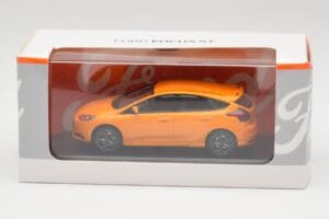 Ford Focus ST Mk3 Tangerine Scream Minichamps 1:43 FOCUS001 Metalli — kuva 4 / 4