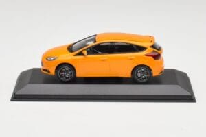 Ford Focus ST Mk3 Tangerine Scream Minichamps 1:43 FOCUS001 Metalli