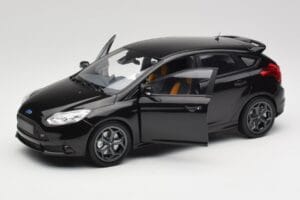 Ford Focus ST Mk2 Panther Black Metallic Minichamps 1:18 110082000 Metalli — kuva 2 / 8