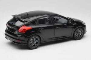Ford Focus ST Mk2 Panther Black Metallic Minichamps 1:18 110082000 Metalli — kuva 3 / 8