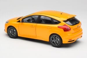 Ford Focus ST Mk2 Tangerine Scream Minichamps 1:18 110082005 Metalli — kuva 7 / 8