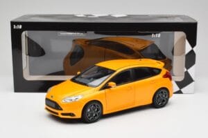 Ford Focus ST Mk2 Tangerine Scream Minichamps 1:18 110082005 Metalli — kuva 8 / 8