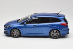 Ford Focus ST Turnier Mk3 Sininen MCG 1:18 MCG18465 Metalli — kuva 3 / 6