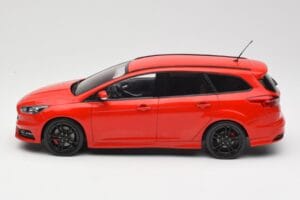 Ford Focus ST Turnier Mk3 Race Red MCG 1:18 MCG18466 Metalli — kuva 3 / 6