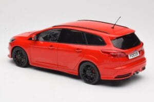 Ford Focus ST Turnier Mk3 Race Red MCG 1:18 MCG18466 Metalli — kuva 5 / 6