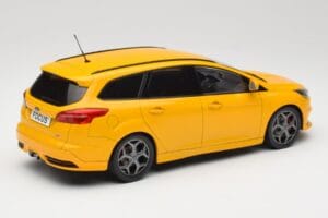 Ford Focus ST Turnier Mk3 Keltainen MCG 1:18 MCG18464 Metalli — kuva 2 / 6