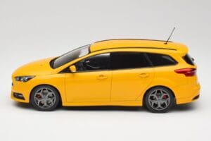 Ford Focus ST Turnier Mk3 Keltainen MCG 1:18 MCG18464 Metalli — kuva 3 / 6