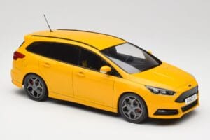 Ford Focus ST Turnier Mk3 Keltainen MCG 1:18 MCG18464 Metalli — kuva 4 / 6