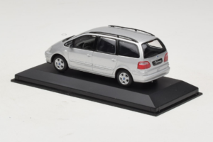 Ford Galaxy Mk2 Hopea Minichamps 1:43 GALAXY001 Metalli — kuva 3 / 4