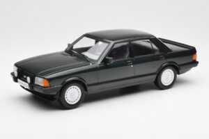 Ford Granada Mk2 2.8 Injection Tummanvihreä MCG 1:18 MCG18263 Metalli
