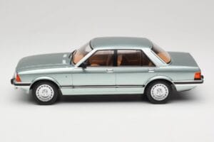 Ford Granada Mk2 2.8 Ghia Light Green Metallic MCG 1:18 MCG18535 Metalli — kuva 3 / 6