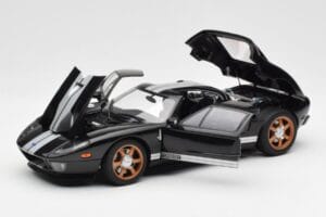 Ford GT Musta Valkoisilla Raidoilla AUTOart 1:18 73023 Metalli — kuva 2 / 8